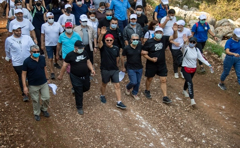 Mersin'de Başkan Seçer, vatandaşlarla ‘Cumhuriyet Yürüyüşü’ yaptı