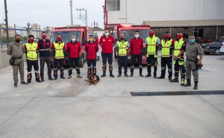 İzmir’e, Mersin’den 15 kişilik kurtarma ekibi gönderildi