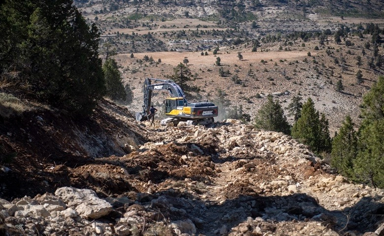 Mut-Ermenek arasında yol çalışmalarına başlandı  