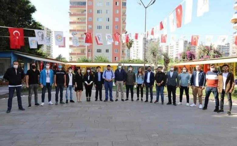 Mersin'de Başkan Neşet Tarhan, gençlerle buluştu