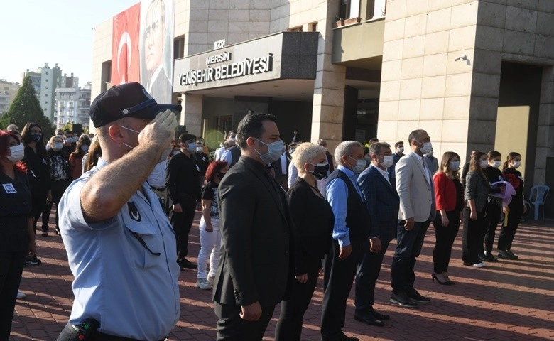 Yenişehir Belediye personeli Ata'yı andı  