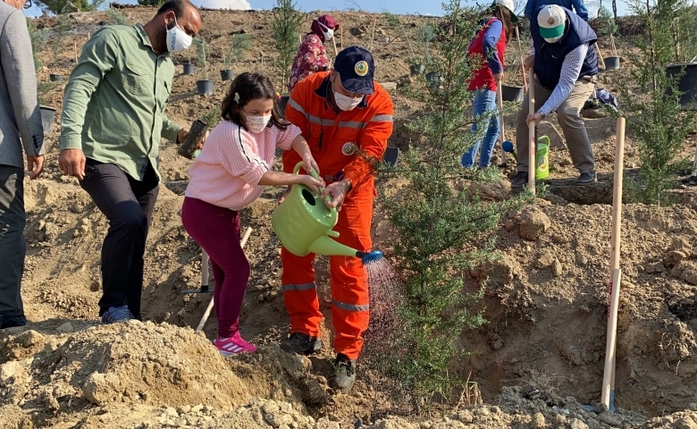 Hatay’da yanan ormanlık alanlar fidanlarla buluştu