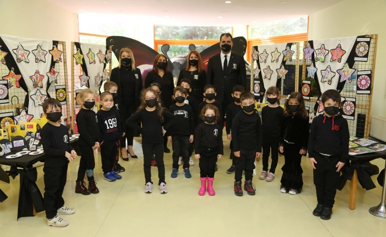 Gaziantep Kolej Vakfı öğrencilerinin Atatürk Resim Sergisine büyük ilgi