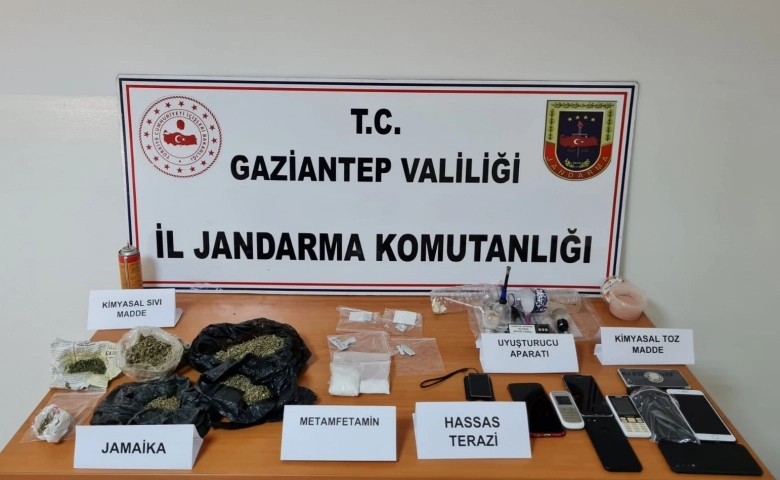 Uyuşturucu taciri 13 kişi tutuklandı