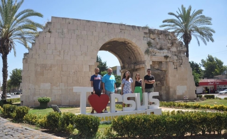 "Tarsus'a Bir de Böyle Bak" projesiyle fenomenler Tarsus'u gezdi