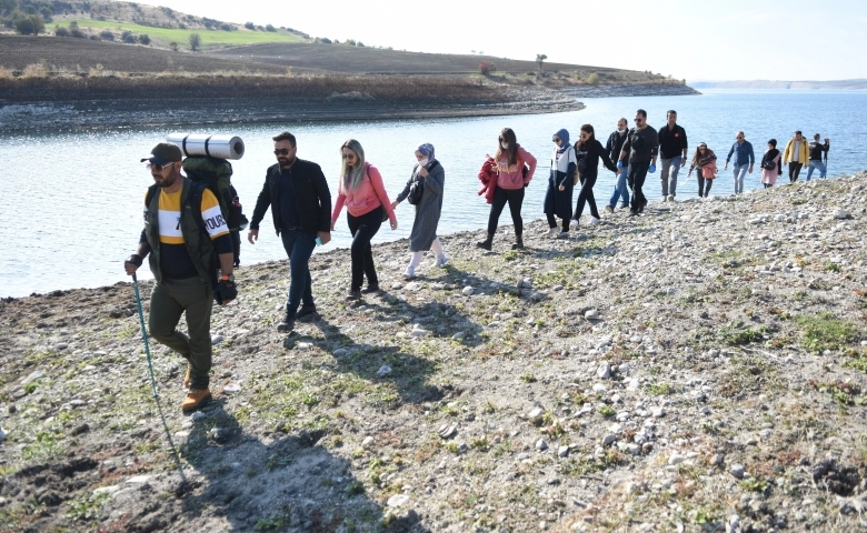 Fırat Nehri'nin eşsiz manzarasında doğa yürüyüşü