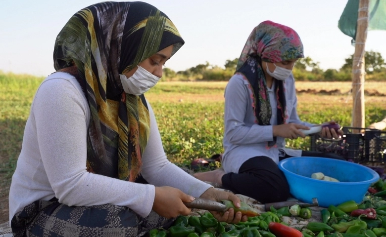 Oğuzelin'de Ezo gelinler tarım okulu ile hayata tutundu