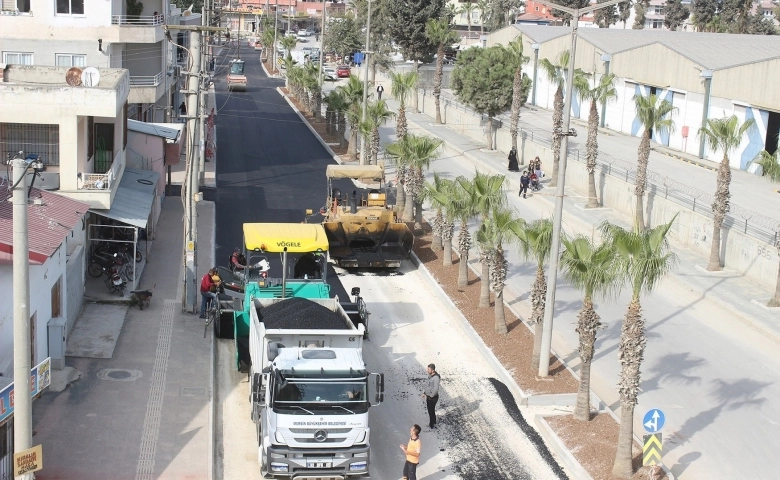 Karacailyas'ta alt yapı ve üst yapı çalışmaları birlikte yürüyor  