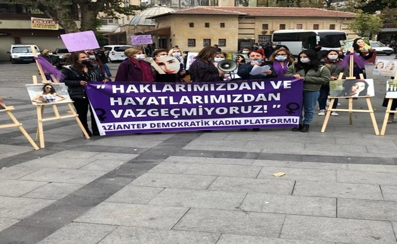 Gaziantep'te kadınlar 25 Kasım için açıklama yaptı