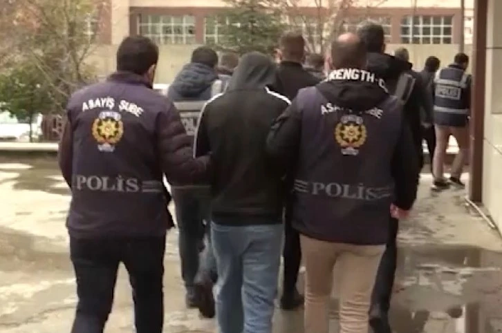 Polis, asayiş uygulamasında 69 ateşli silah ele geçirildi, 94 şüpheli tutuklandı