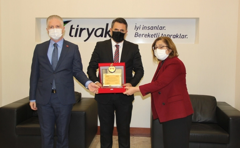 Tiryaki AGRO’ya teşekkür plaketi