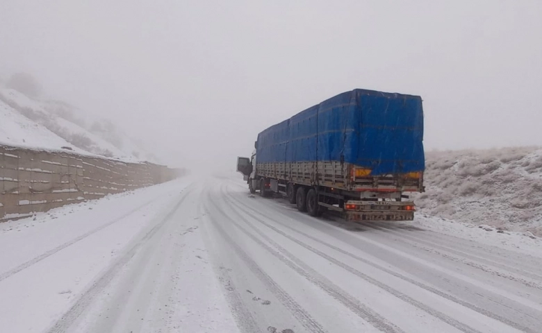 Tunceli’de kar, 56 köy yolunu ulaşıma kapattı