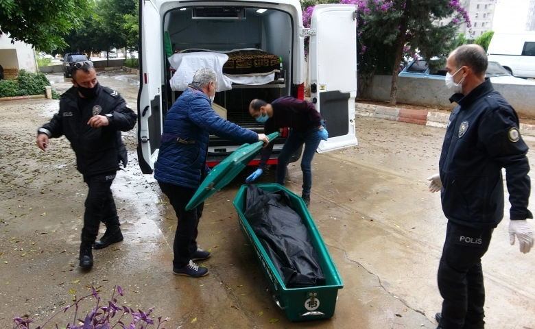 Mersin'de birlikte yaşadığı iddia edilen kadını öldüren zanlı tutuklandı