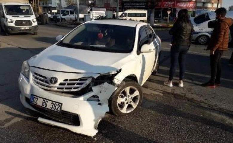 Adıyaman’da kaza yapan polisler yaralandı