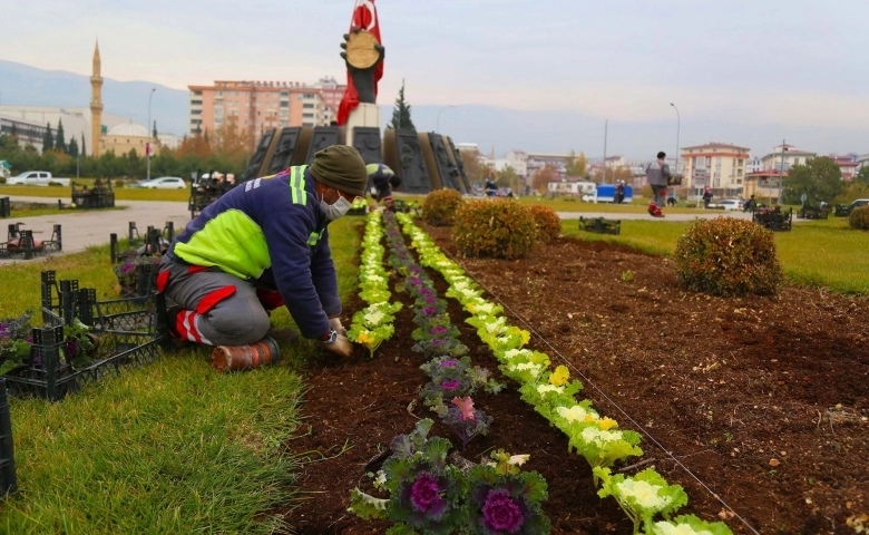 Kahramanmaraş çiçeklerle renkleniyor