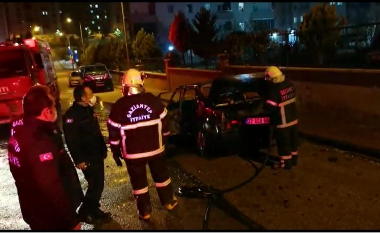 Gaziantep’te, tartıştığı abisinin otomobilini yaktı.