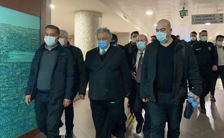 Metin Akpınar ve Müjdat Gezen'in ‘Cumhurbaşkanına hakaret' davası başladı