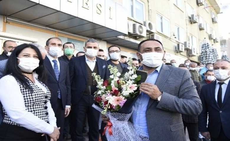 Toroslar Başkanı Korona virüsü yenerek görevine döndü