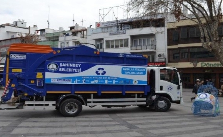 Gaziantep Şahinbey’de atıkları geri dönüştürüyor