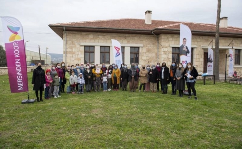 Silifkeli kadınlar ve çocukları el ele “Gazi Çiftliği” ne gidiyor