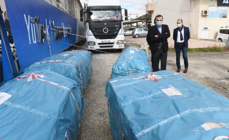 Yenişehir’de yıkılacak binadan 20 ton asbestli malzeme söküldü