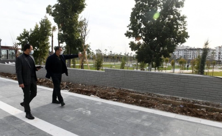 Mersin Yenişehirde yürüyüş ve bisiklet yolu çalışmaları sürüyor