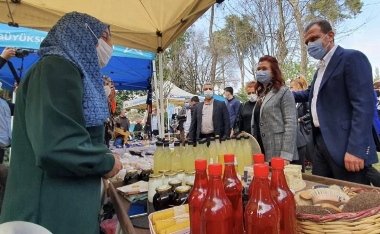  Kadın üreticiler bu kez stantlarını Tarsus'ta açtı