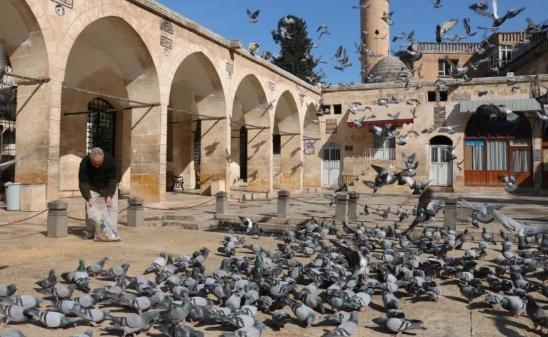 Şanlıurfa'da Esnaf Sokağa çıkma kısıtlamasını onlar için deldi