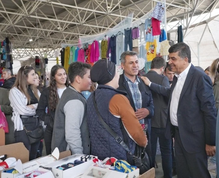 Rıdvan Fadıloğlu İle Gül, pazarcı esnafın sorunlarını dinledi