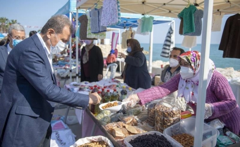 Kadınlar, Sahil'de Mersin Büyükşehir’in 8 Mart etkinliğinde buluştu