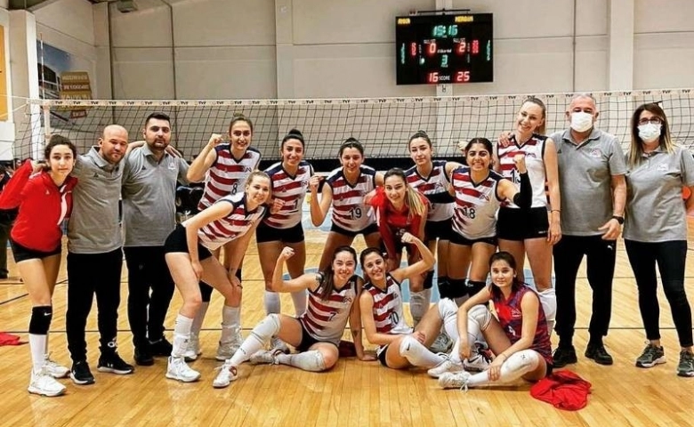 Mersin Büyükşehir GSK Kadın Voleybol Takımı Play-Off’a Hazırlanıyor