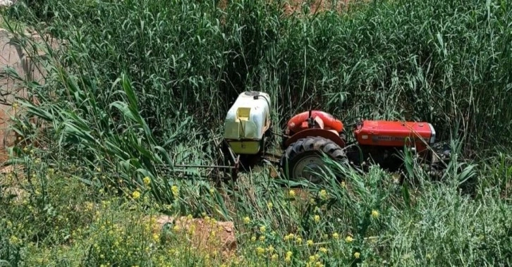 Bozova İlçesinde traktör devrildi: 1'i ağır, 2 yaralı