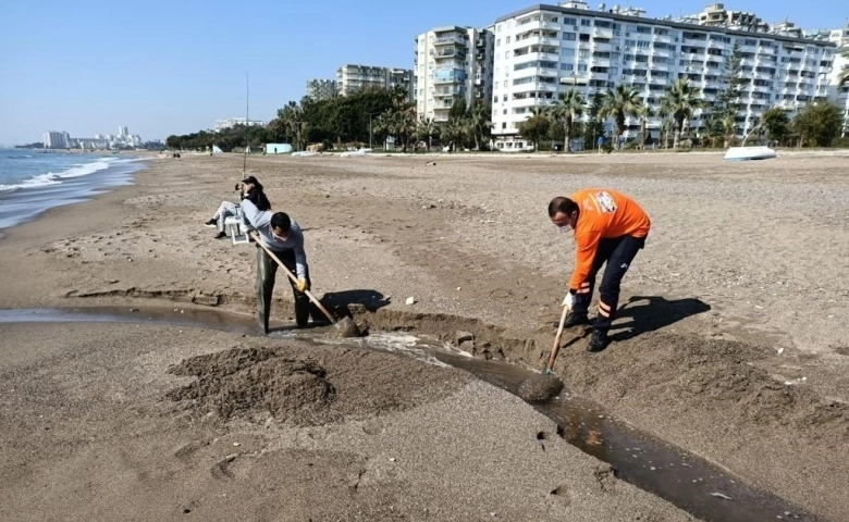 Mersin'de 862 menfez düzenli olarak temizleniyor ve ilaçlanıyor