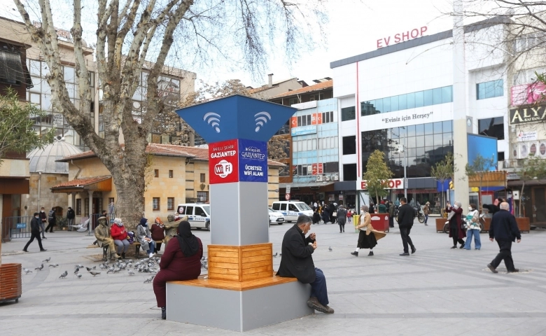 Balıklı Meydanı'nda ücretsiz internet hizmeti başladı  