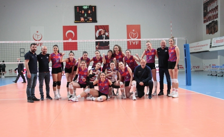 Büyükşehir Gsk Kadın Voleybol Takımı Finale Kaldı