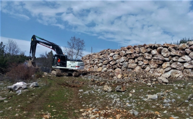 Büyükşehir, Toroslar’da Heyelan Riskine Karşı Çalışma Yürütüyor