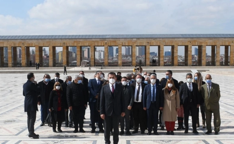 Başkan Özyiğit ve muhtarlar, Anıtkabir'de Ata'nın huzuruna çıktı 