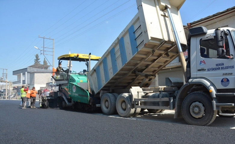 Büyükşehir Belediyesi, Tarsus Cemal Gürsel Caddesini yeniledi