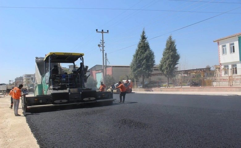 Mersin Büyükşehir yol çalışmalarını sürdürüyor