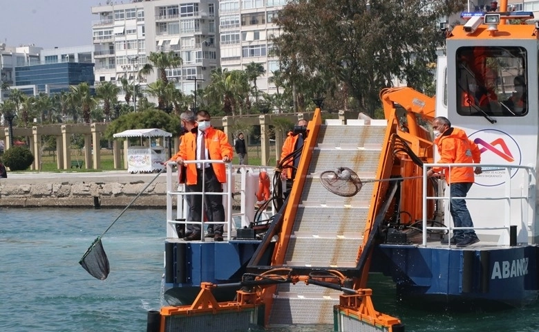 Mersin’de 1 yılda denizden yaklaşık 450 ton çöp çıktı