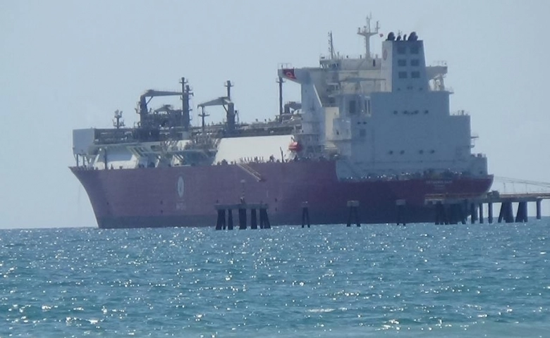 Türkiye'nin ilk doğalgaz depolama gemisi Ertuğrul Gazi, Hatay'da