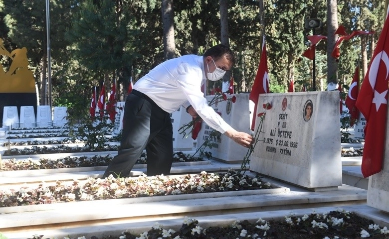 Başkan Özyiğit, şehit ailelerini yalnız bırakmadı 