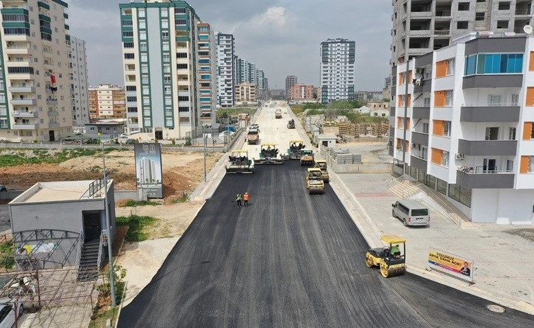 Büyükşehir Belediyesi, Tarsus’ta yol çalışmalarına devam ediyor