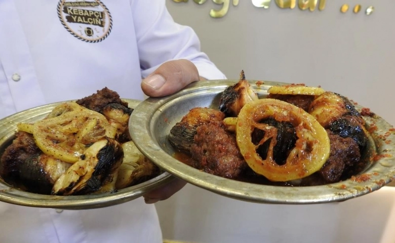 Gaziantep'in vazgeçilmez lezzeti sarımsak kebabı