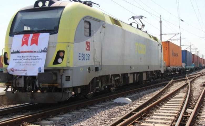 Çin’e giden 41 vagonlu 2 ihracat treni Kocaeli'den yola çıktı