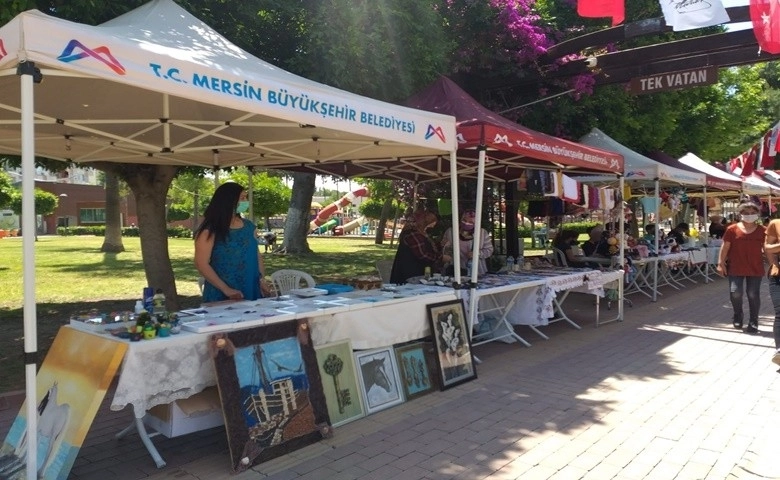 Tarsus’ta üretici kadın stantları bir kez kuruldu