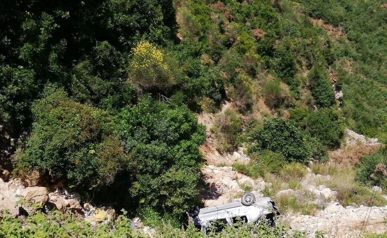 Hatay'da otomobil şarampole devrildi: 1 ölü, 4 yaralı