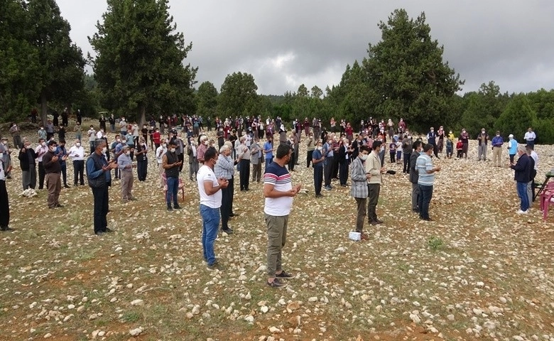 Mersin'de Yörükler yağmur duasına çıktı  