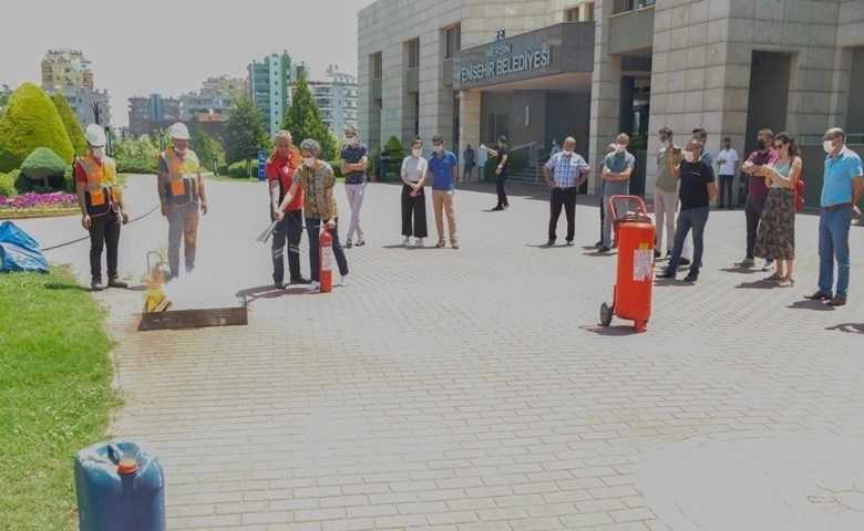 Yenişehir Belediyesi personeline yangın eğitimi verildi  