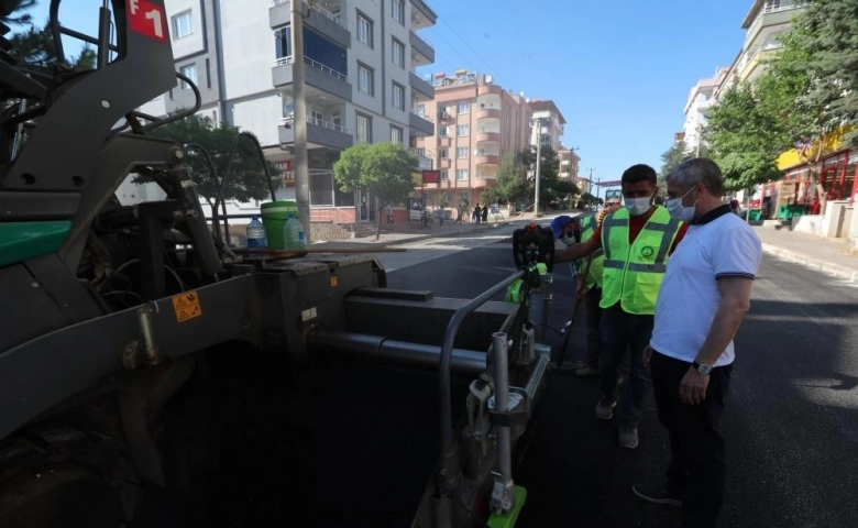 Şahinbey Belediyesi’nin asfalt çalışmaları aralıksız sürüyor